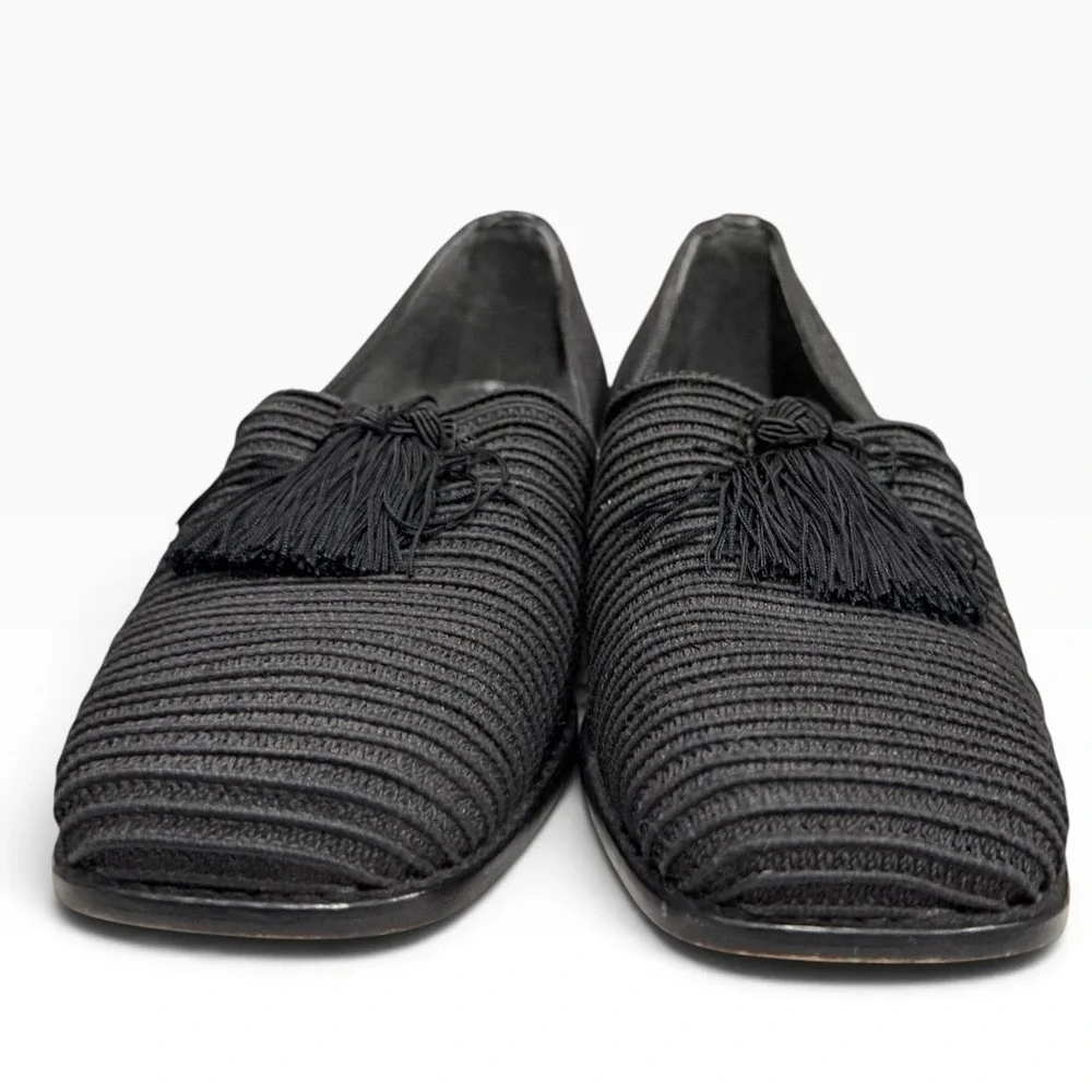 Stuart Weitzman Paisano Stretch Loafer 9B Black Textured Tassel Shoes Old Money